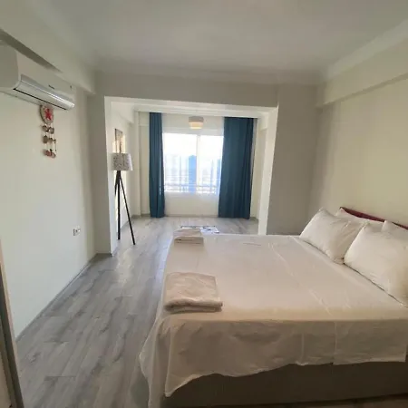 Charming Flat With Nice View And Garden In