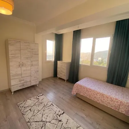 Charming Flat With Nice View And Garden In Διαμέρισμα *